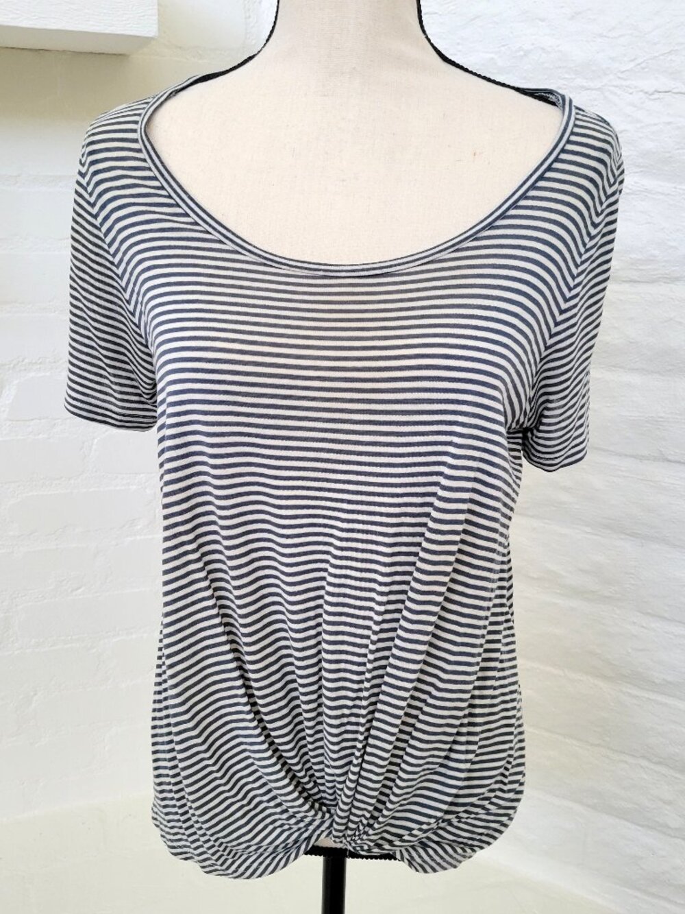 Wasabi + Mint Stripe Tee Medium Blue White Knot-Front Short Sleeve Loose Top